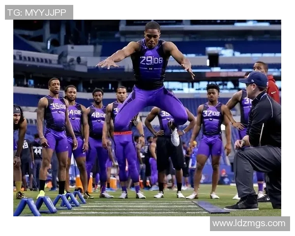 NFL美式足球明星挑战扣篮赛展现惊人运动才能与激情碰撞 NFL美式足球明星挑战扣篮赛展现惊人运动才能与激情碰撞