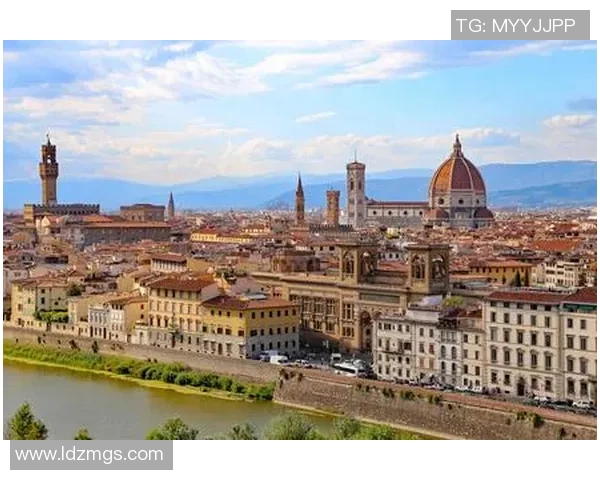 意大利足球明星奢华豪宅全景展示尽显奢华生活方式与独特魅力 意大利足球明星奢华豪宅全景展示尽显奢华生活方式与独特魅力