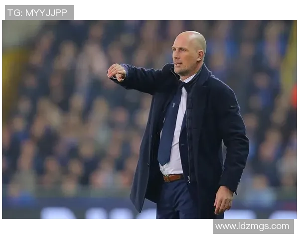 布鲁斯李足球：融合武术与足球的全新运动体验与哲学探讨