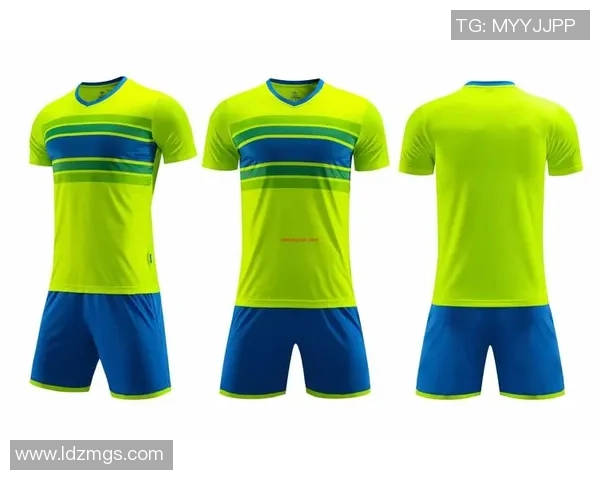 全面解析足球防雨衣的功能特点与选购指南助你在雨天也能尽情享受比赛乐趣 全面解析足球防雨衣的功能特点与选购指南助你在雨天也能尽情享受比赛乐趣