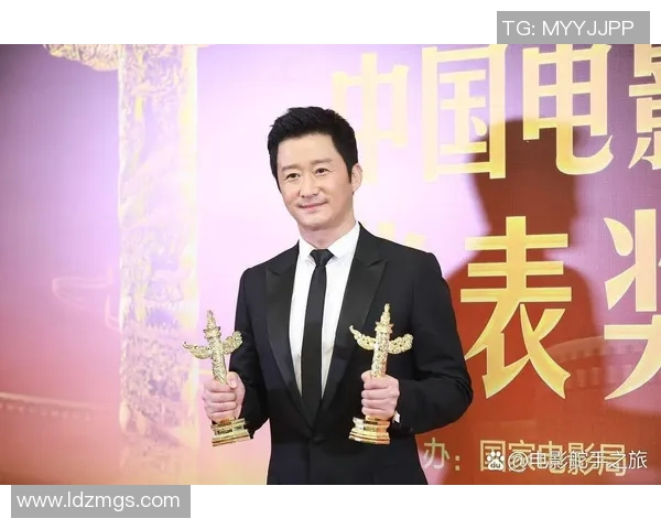 足球蟠龙的传奇之路：从草根到巅峰的奋斗与荣耀