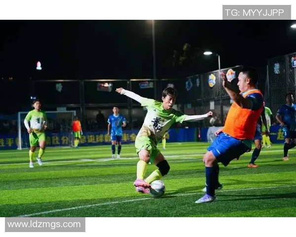 钟浪足球：激情与梦想交织的绿茵场上演绎青春的无限可能